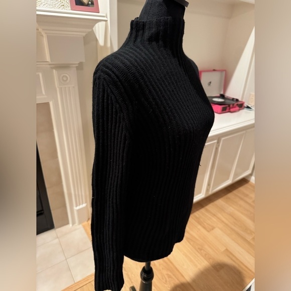 LORO PIANA 100% Cashmere Black Ribbed Turtleneck Sweater Authentic Size 44 VGUC - Picture 3 of 9